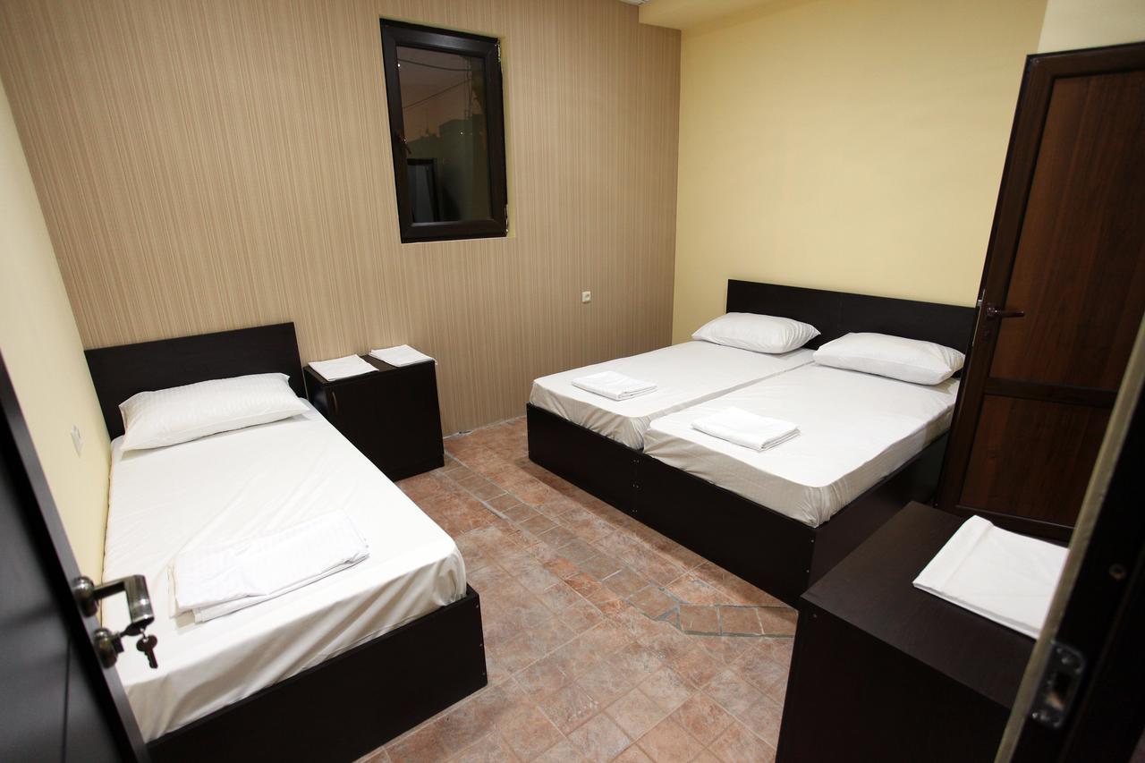 Yerevan Inn Hostel Buitenkant foto